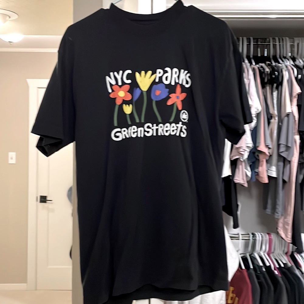 ONLY NEW YORK NYC Parks T-shirt, never worn. Size M (runs big).